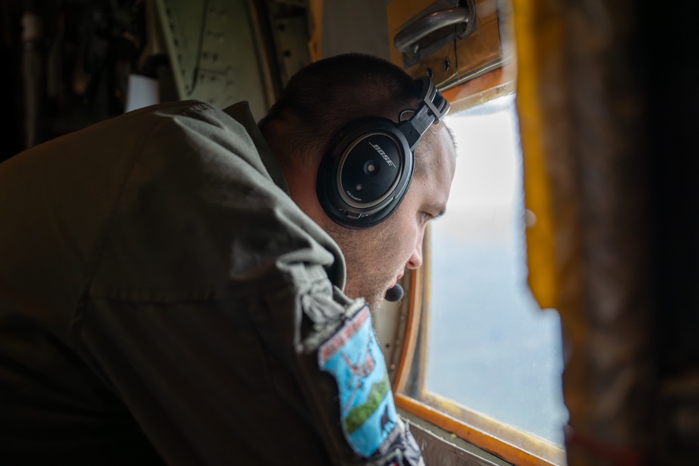 Coast Guard crews participate in search and rescue exercise in Comox, B.C.