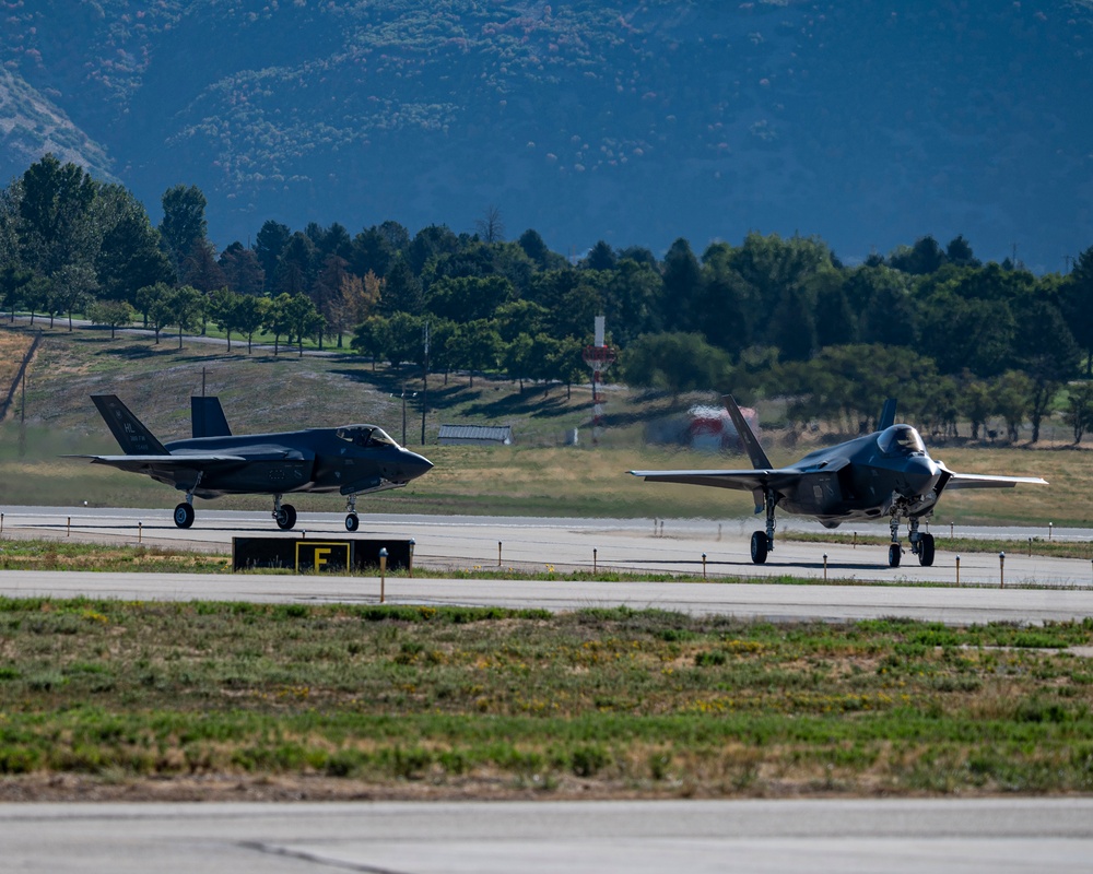 F-35s depart for training