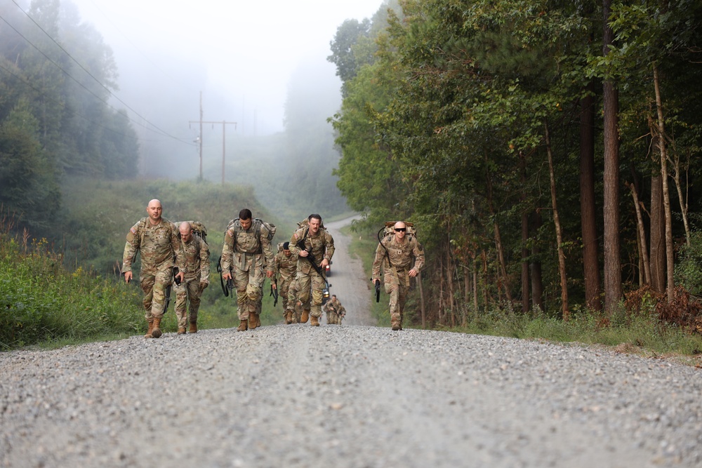 Best Squad Competition: Staff Sgt. Tate Parmenter, D Company, 782d MI Battalion (Cyber) 11