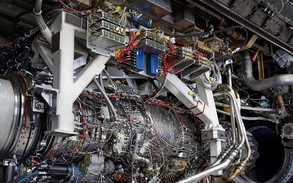 Adaptive Turbine Engine