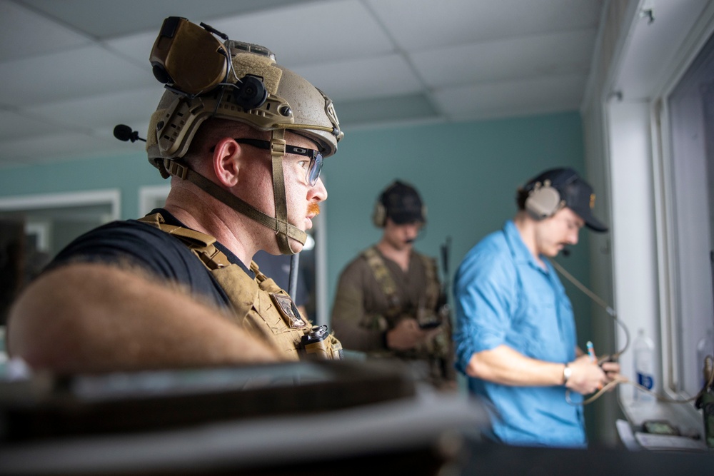 2nd ANGLICO and Norwegian Service Members Conduct Simulated Urban Close Air Support in Swansboro, NC