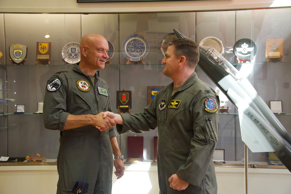Royal Netherlands Air Force Commander addresses graduates at ENJJPT