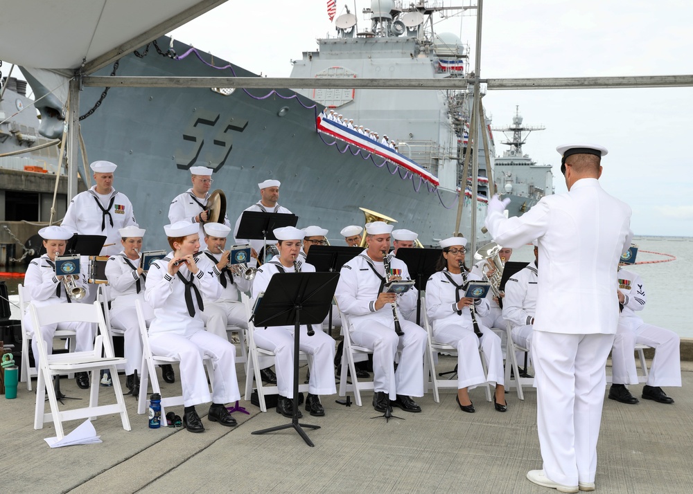 USS Leyte Gulf (CG 55) Holds Decommissioning Ceremony.