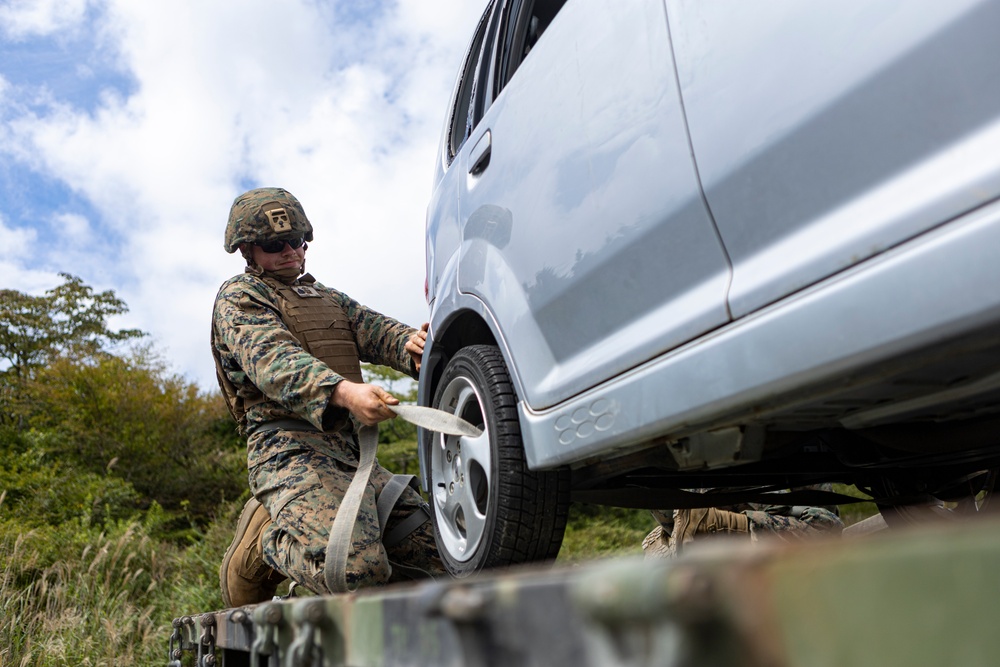 Marines train in aviation ground support operations at Camp Fuji