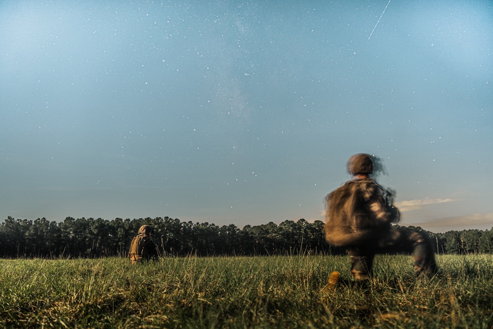 Burmese Chase 24 conducts on and off drills on a CH-53E Super Stallion