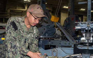 Daily Operations Aboard USS Carl Vinson (CVN 70)