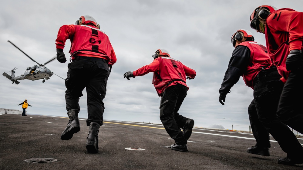 USS George Washington Conducts a Vertical Ordnance Onload