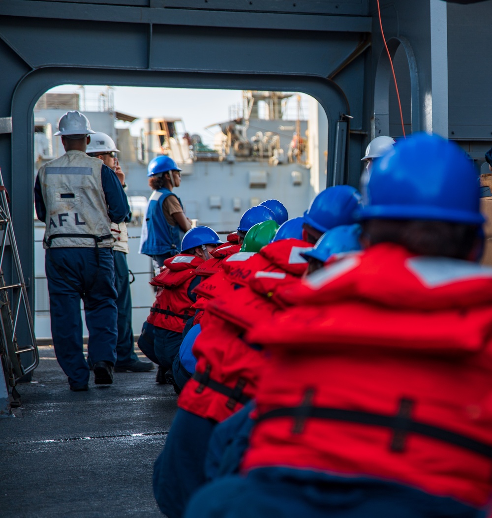 USS New York Replenishment At Sea