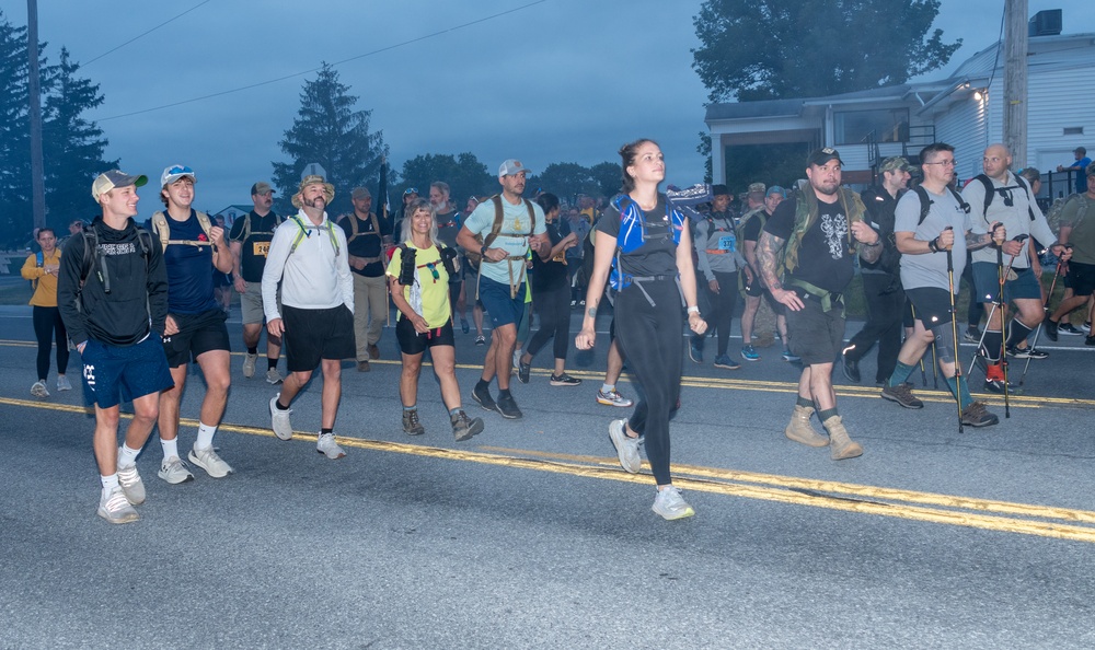 Hundreds honor the memory of fallen service members at annual March for the Fallen event