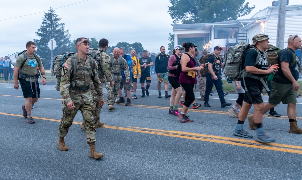 Hundreds honor the memory of fallen service members at annual March for the Fallen event