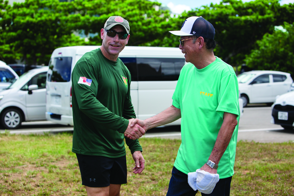 Futenma Marines experience Ginowan Hari / 普天間海兵隊が宜野湾ハーリーを体験