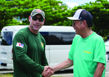 Futenma Marines experience Ginowan Hari / 普天間海兵隊が宜野湾ハーリーを体験