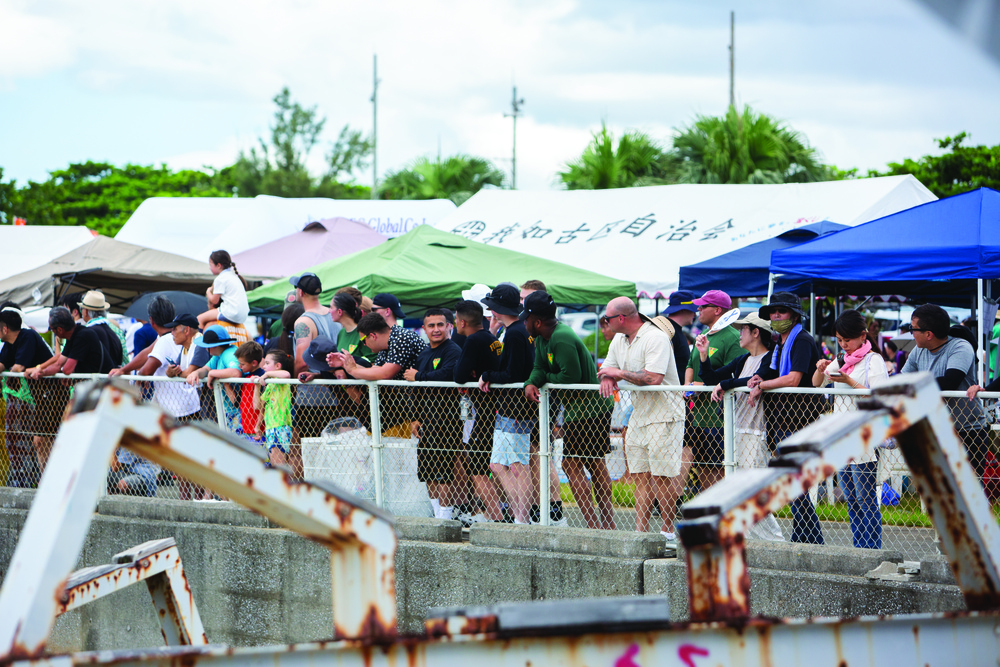 Futenma Marines experience Ginowan Hari / 普天間海兵隊が宜野湾ハーリーを体験