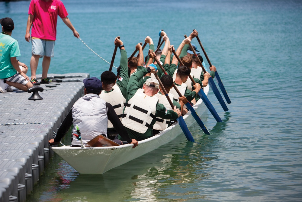 Futenma Marines experience Ginowan Hari / 普天間海兵隊が宜野湾ハーリーを体験