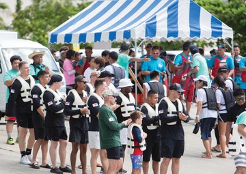 Futenma Marines experience Ginowan Hari / 普天間海兵隊が宜野湾ハーリーを体験