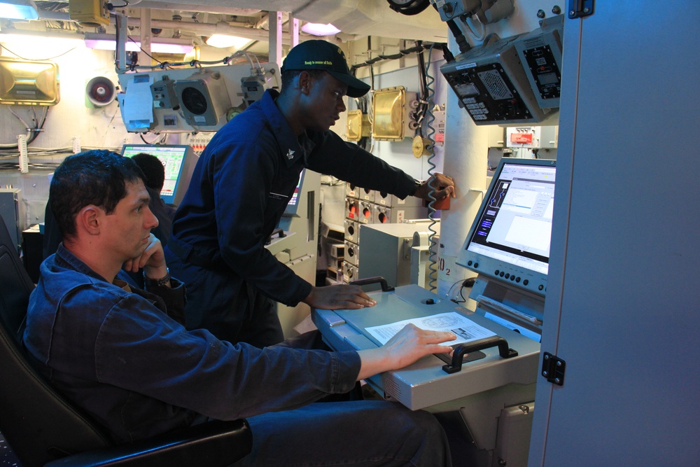 USS Lake Erie (CG 70) conducts operations in the Northern Pacific Ocean