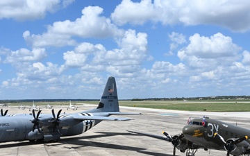 Texas Air National Guardsmen visit CAF