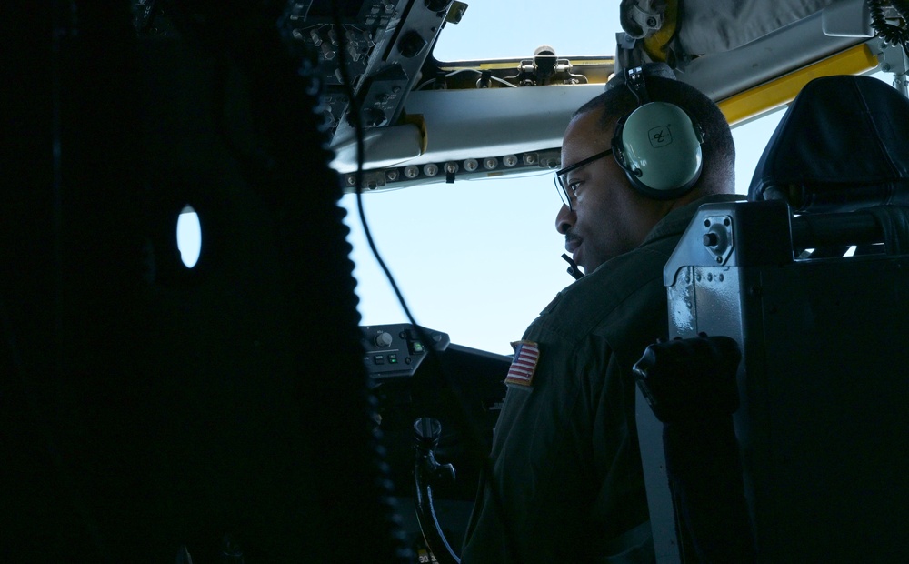 914th Air Refueling Wing refuels F-16 during readiness exercise