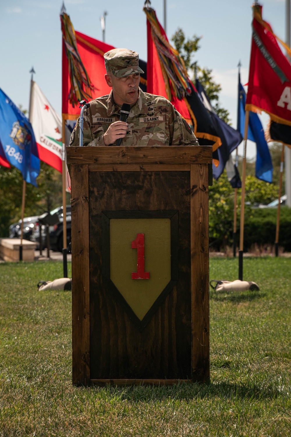 Big Red One Hosts Victory with Honors Ceremony