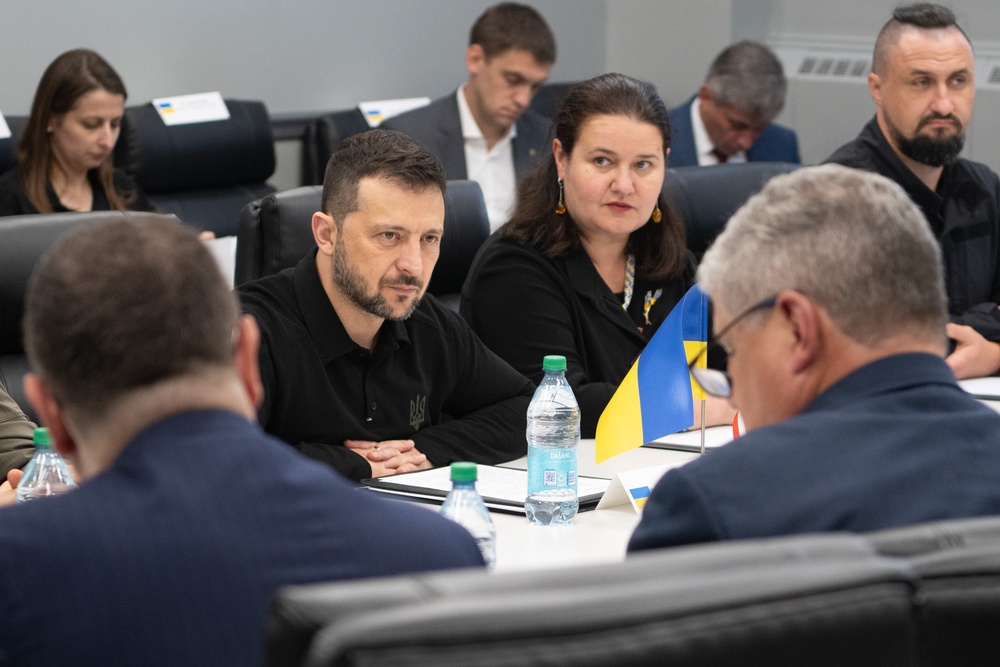 Ukrainian President visits Scranton Army Ammunition Plant