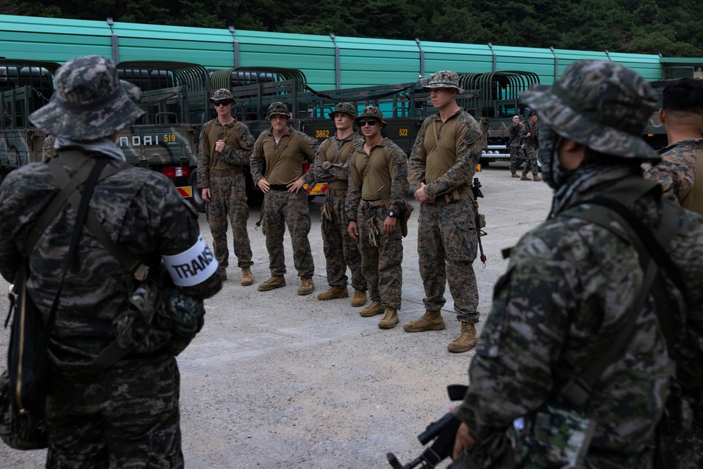 KMEP 24.2 | 4th Marine Regiment Marines Meet with ROK Marines of 5th Brigade