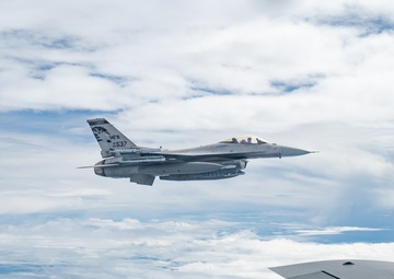 U.S. Air Force Airmen exercise warfighter mindset in Southern Beach