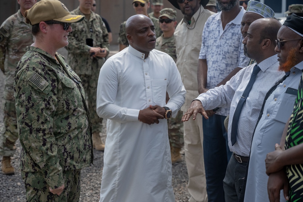 Damerjog Sous-Préfet and Guests Join Camp Lemonnier Service Members for Islamic Cemetery Visit