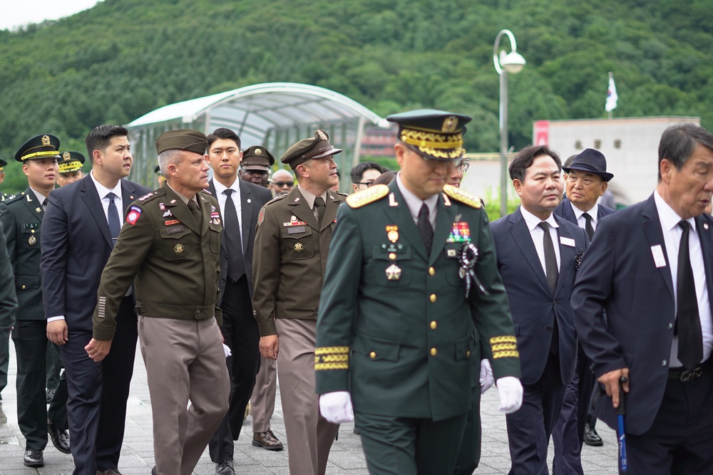 General Paik Sun-Yup’s 4th memorial service