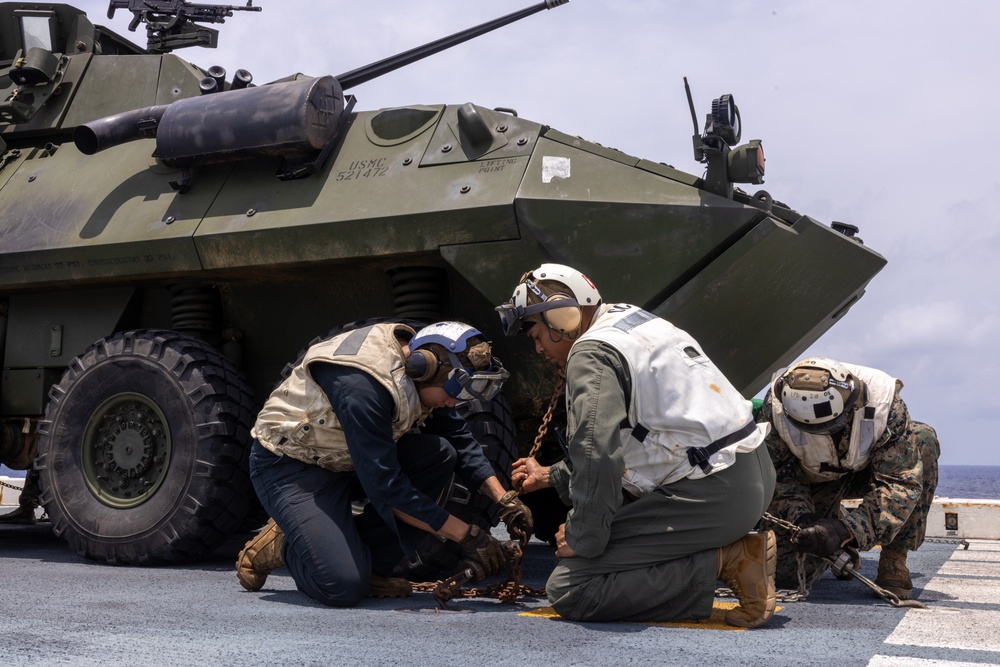 31st MEU conducts Defense of the Amphibious Task Force Live-Fire Exercise