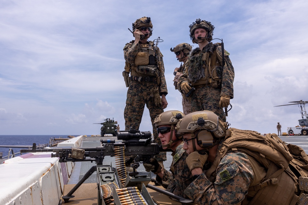 31st MEU conducts Defense of the Amphibious Task Force Live-Fire Exercise