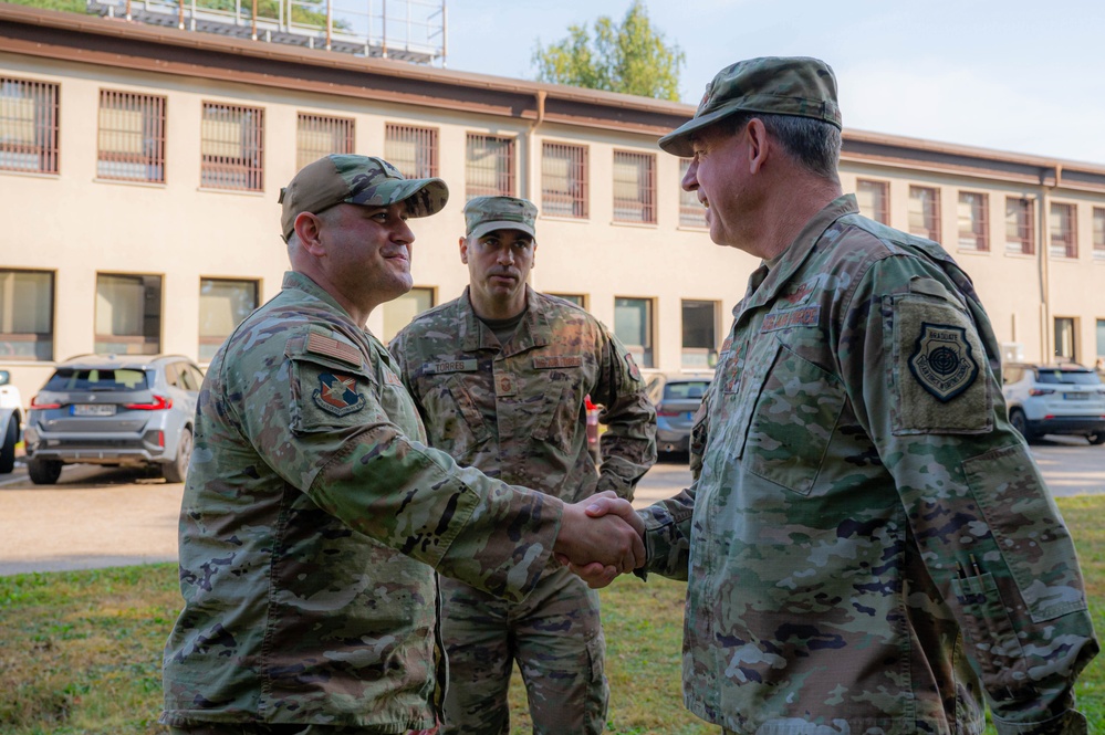 USAFE-AFAFRICA commander recgonizes Airmen from the 406th AEW