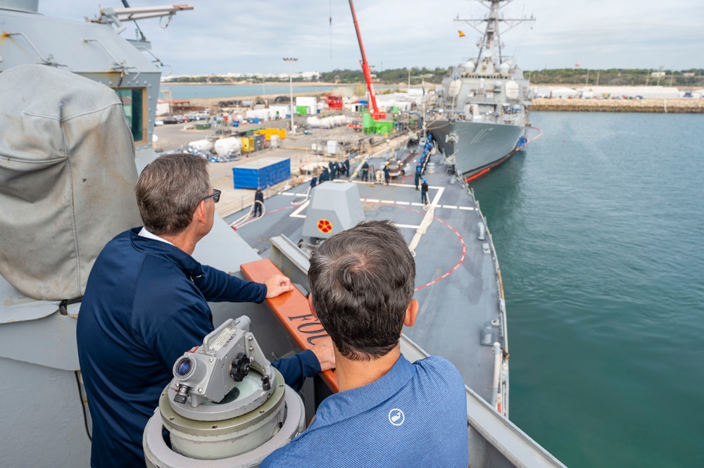 U. S. Naval War College Faculty visit NAVSTA Rota