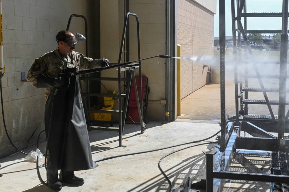 McConnell maintenance keep the mission going