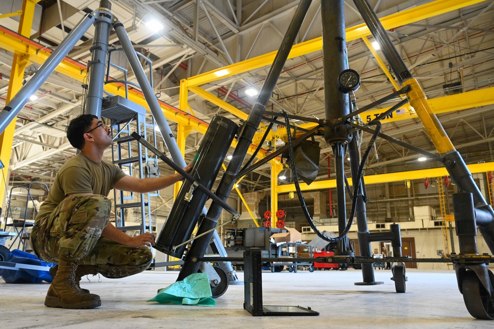 McConnell maintenance keep the mission going