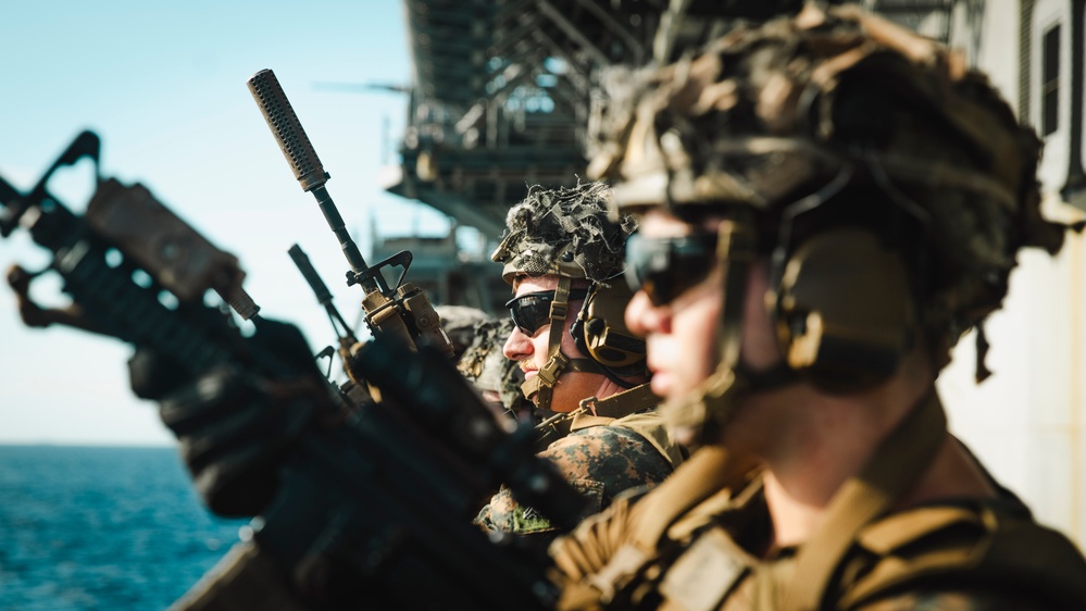 On Target: 15th MEU Conducts Deck Shoot Aboard Boxer