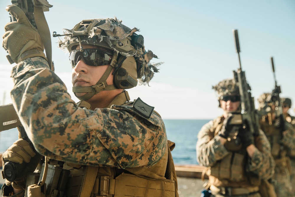 On Target: 15th MEU Conducts Deck Shoot Aboard Boxer