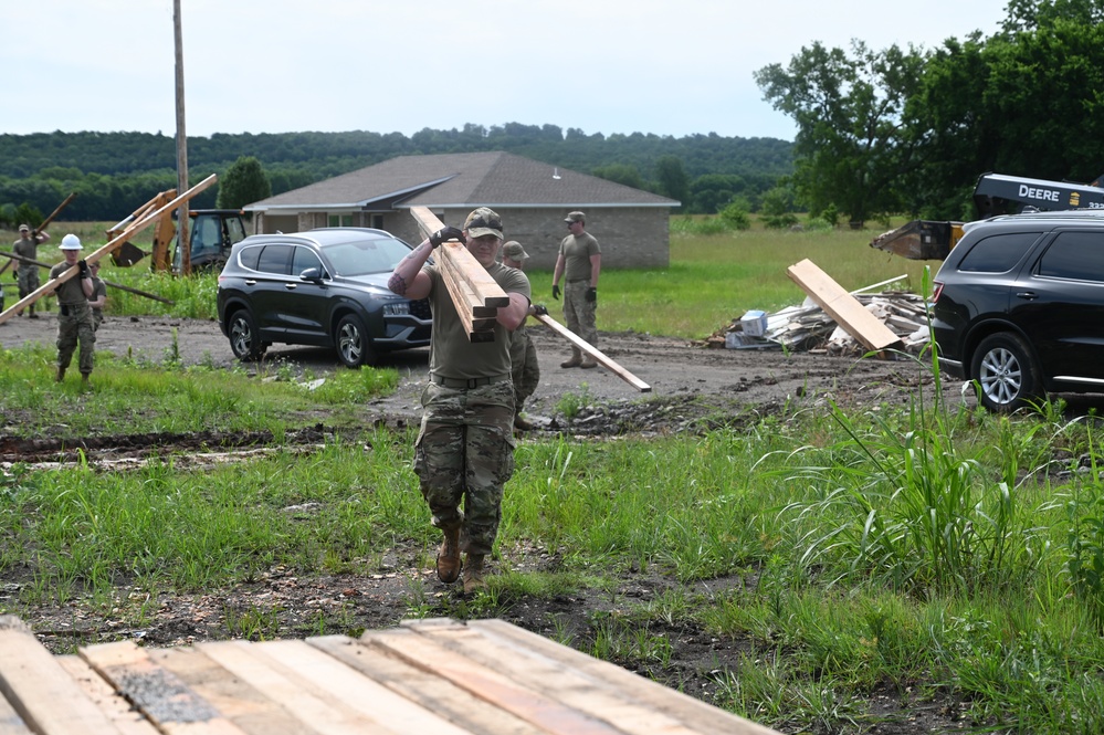 119th Civil Engineers Help Build Homes for Veterans