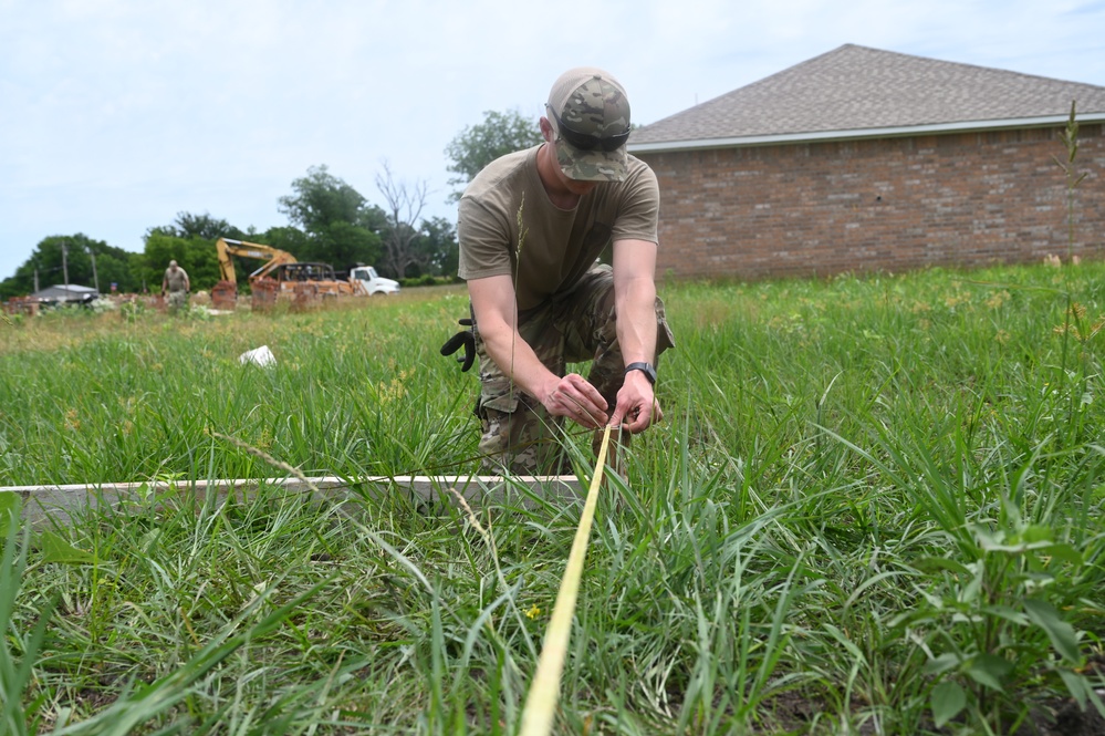 119th Civil Engineers Help Build Homes for Veterans