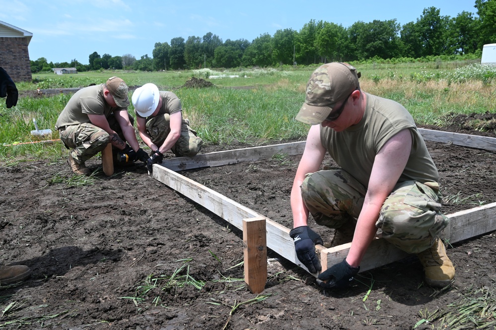 119th Civil Engineers Help Build Homes for Veterans