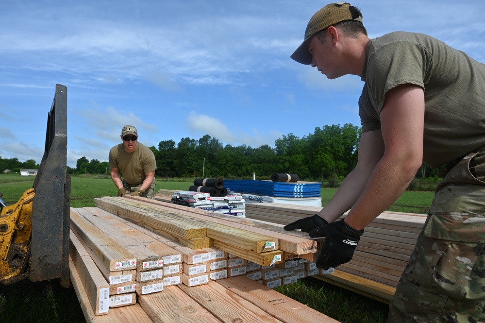 119th Civil Engineers Help Build Homes for Veterans