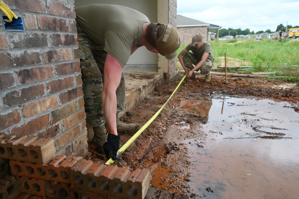 119th Civil Engineers Help Build Homes for Veterans