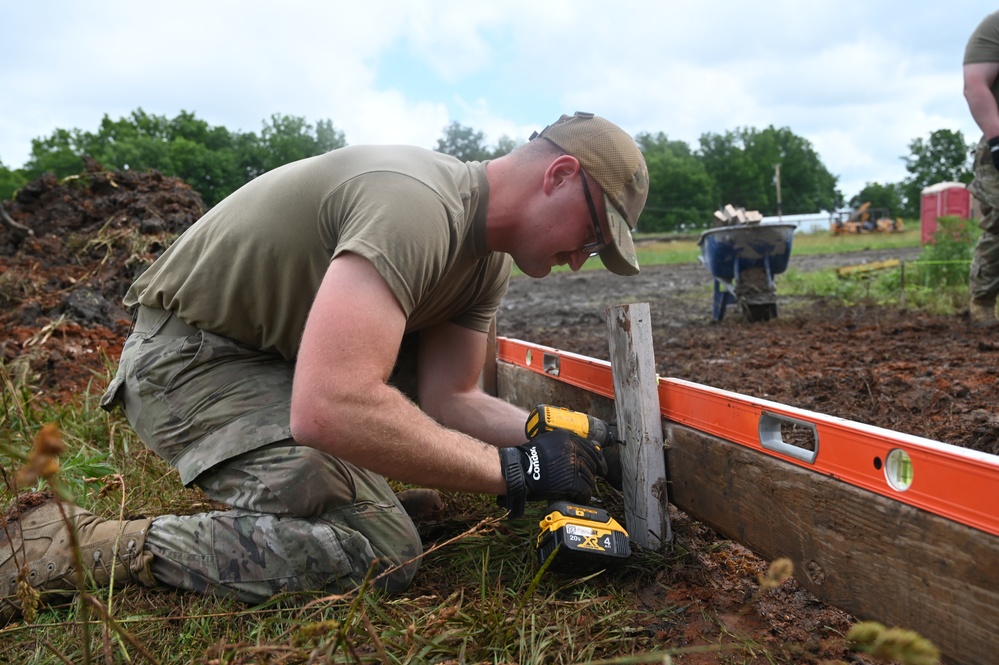 119th Civil Engineers Help Build Homes for Veterans