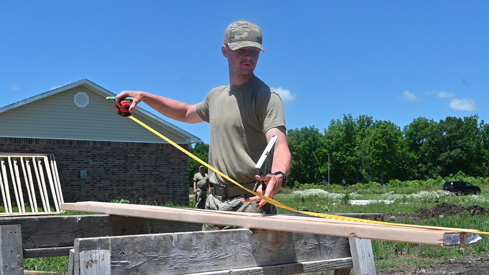 119th Civil Engineers Help Build Homes for Veterans