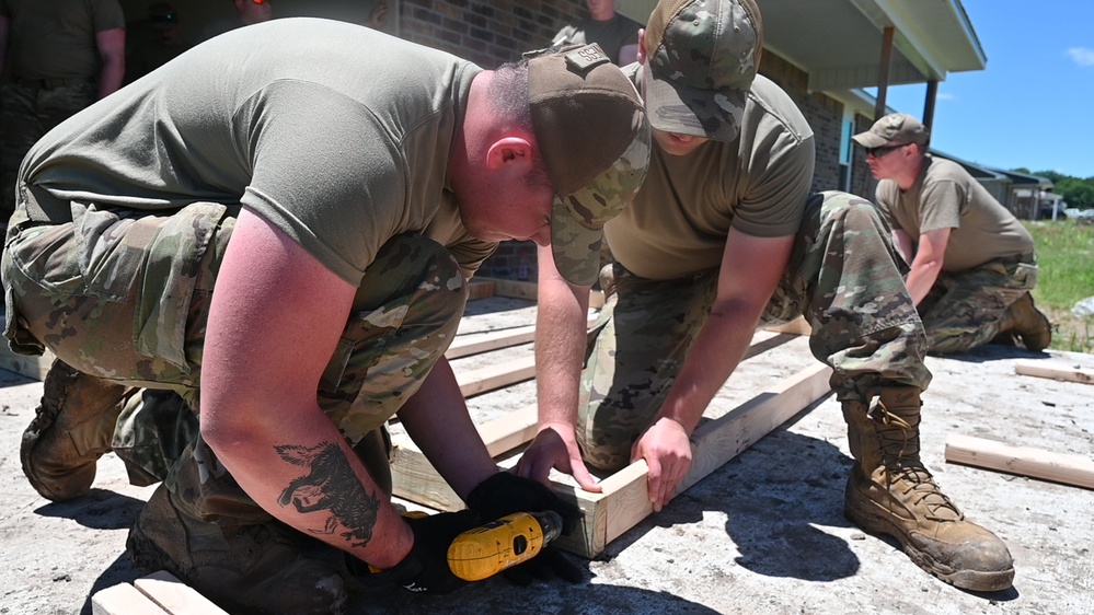 119th Civil Engineers Help Build Homes for Veterans