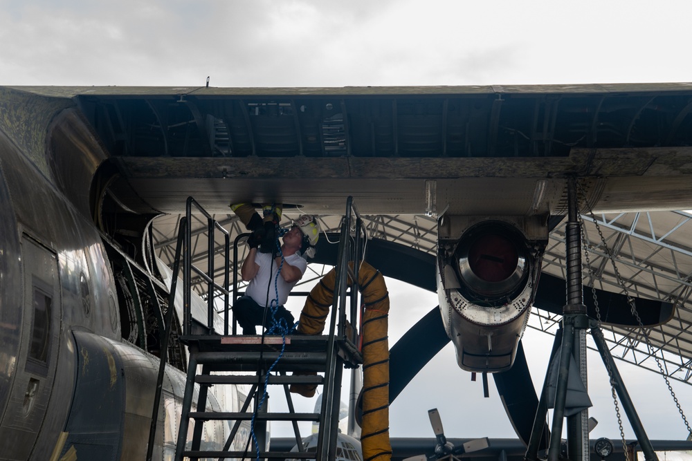 Robins fire department, WR-ALC join for confined space rescue training