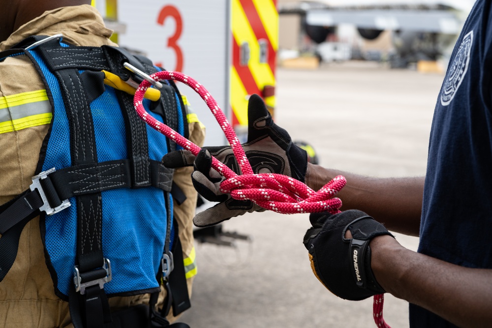 Robins fire department, WR-ALC join for confined space rescue training