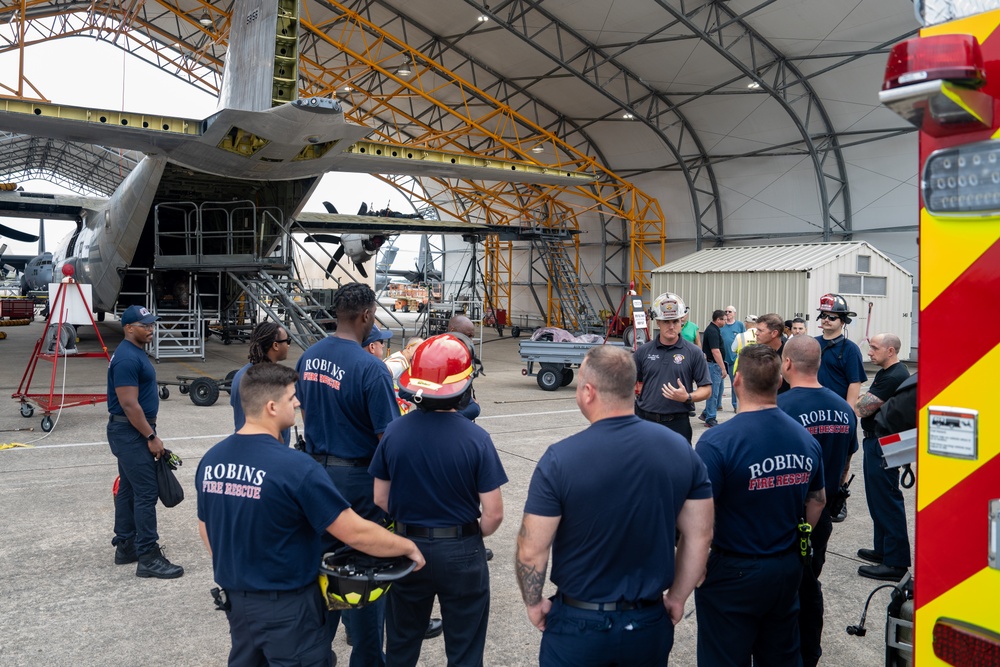 Robins fire department, WR-ALC join for confined space rescue training