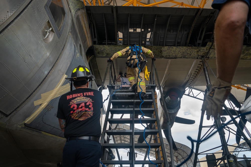 Robins fire department, WR-ALC join for confined space rescue training