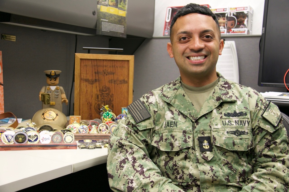 Hispanic Heritage Month: Mass Communication Specialist Tells the Navy Story and Inspires Sailors