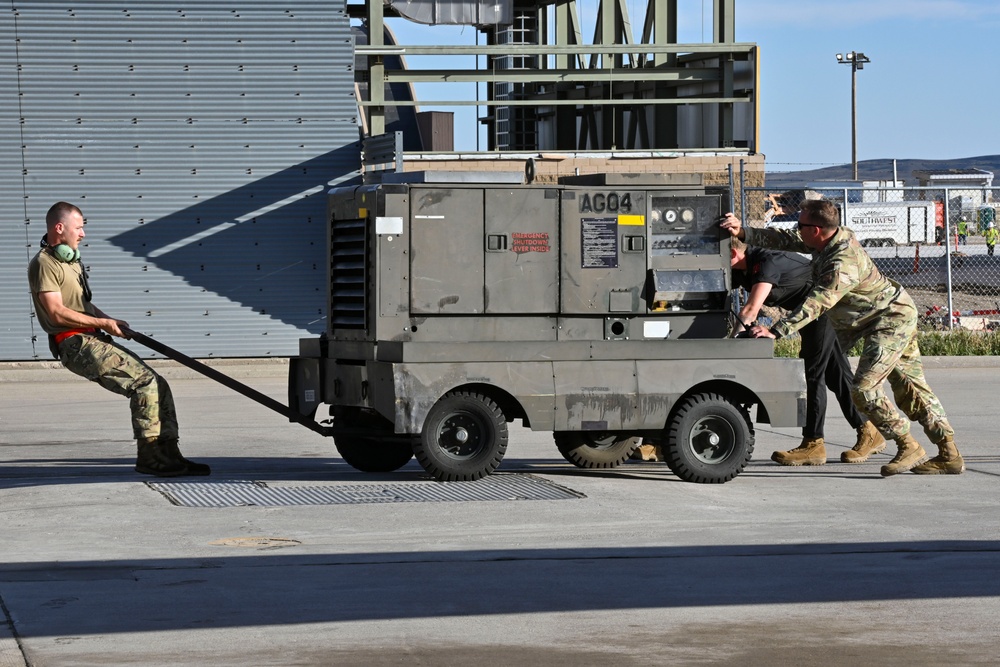 34th BGS prepares jets for flight during Raider Reach exercise